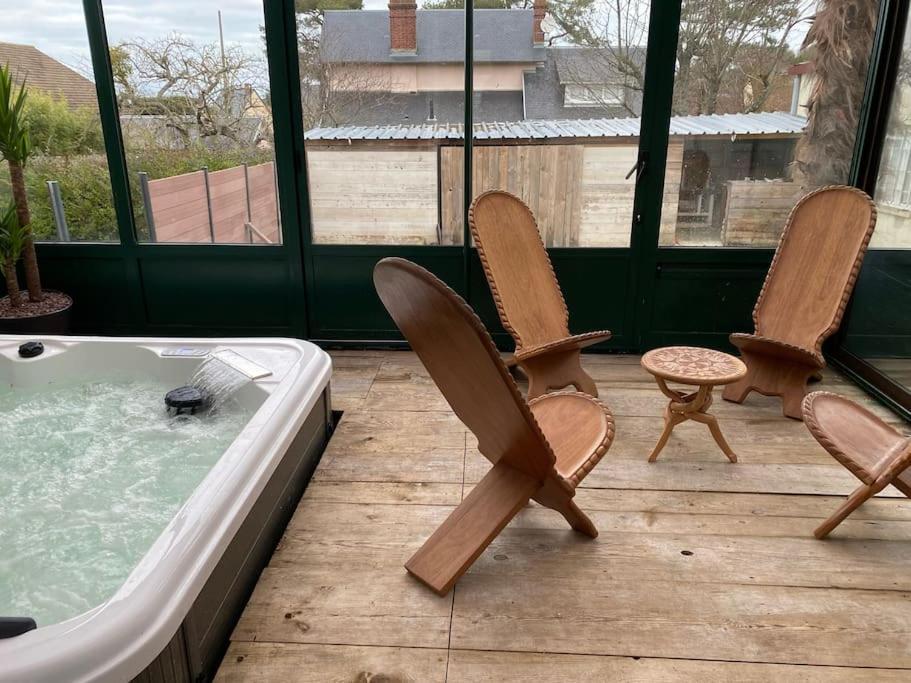 Maison Confortable Pour 10 Personnes Avec Jacuzzi อูลกัท ภายนอก รูปภาพ